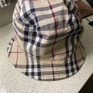 Burberry hat
